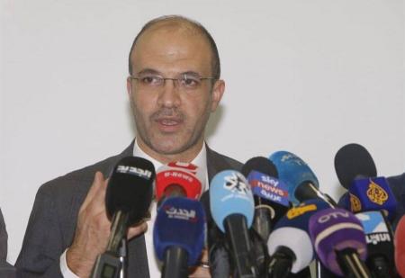 وزير الصحة يدعو طلاب الطبّ الى "التطوّع" لمكافحة "كورونا"