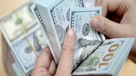 سعر الدولار لدى الصرافين اليوم