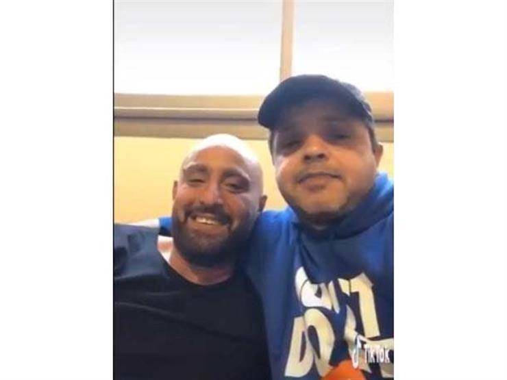 هنيدي يُعايد أحمد السقا بطريقة كوميدية: 