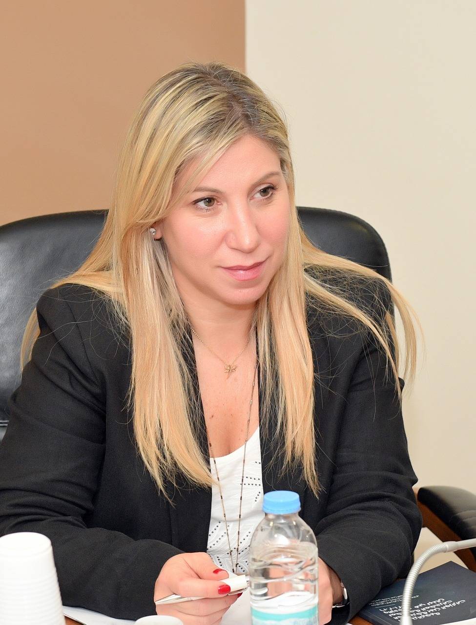 الطبش: أستحلفكم بأغلى أحبتكم لازموا منازلكم