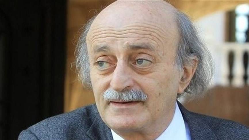 جنبلاط على خط الجدل حول علاج 