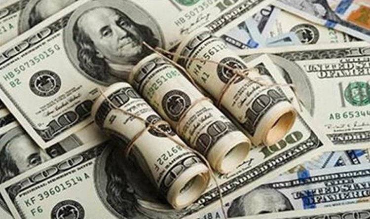الدولار يتخطّى الـ 2900 لدى الصرّافين