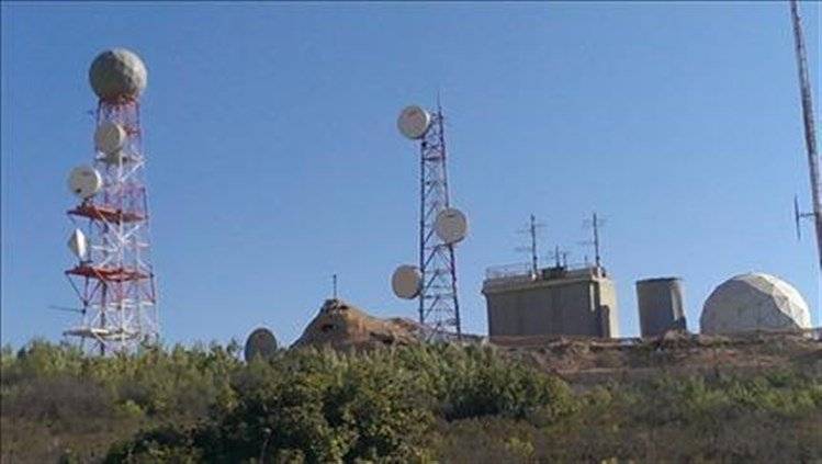 العدو يستحدث نقطة مراقبة عسكرية عند موقع العباد