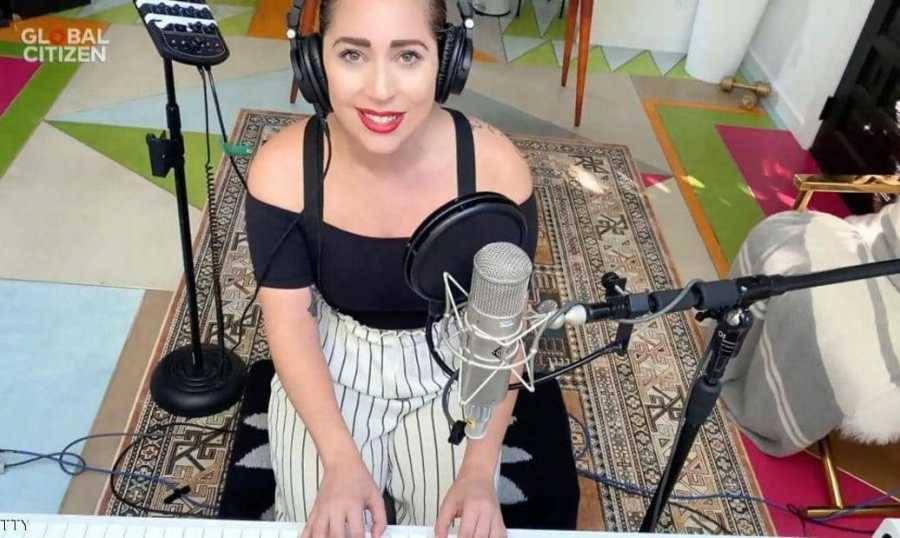 من ليدي غاغا وبيونسيه و