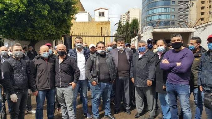 اعتصام لأصحاب صالونات الحلاقة في طرابلس