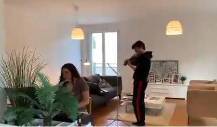 بالفيديو.. رينا نور و ريان باسل فليحان يعزفان 