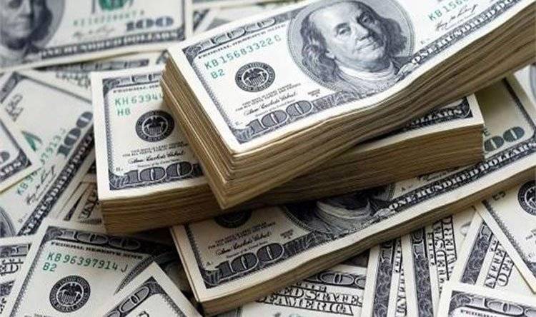 الدولار في السوق يلامس الـ4000‏