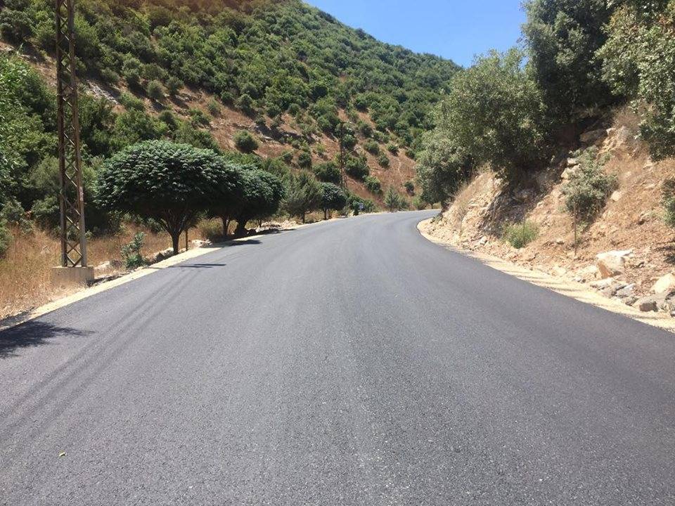 وفاة طفل صدماً على طريق القنطرة
