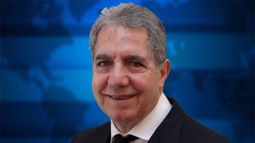 وزني وقّع مشاريع مراسيم شركات جمع النفايات