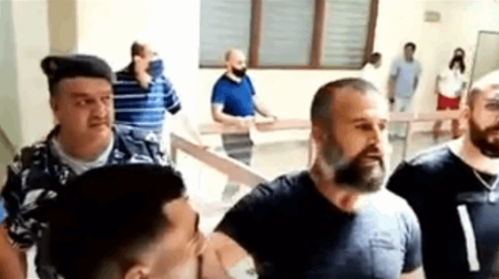 بالفيديو: محتجون يقتحمون "وزارة الطاقة" إحتجاجًا