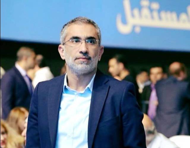 سعد: يكابرون في العلن ويتوسلون في السر!
