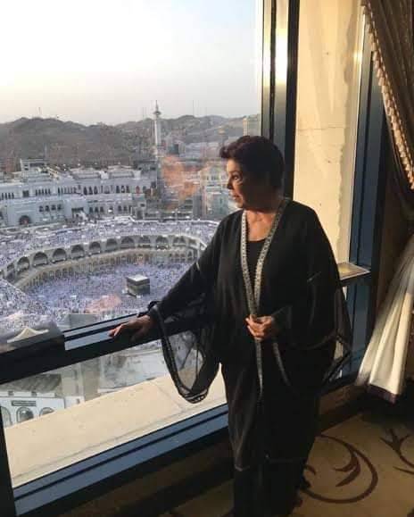 ابنة رجاء الجداوي تنفي خروج والدتها من العناية المركزة