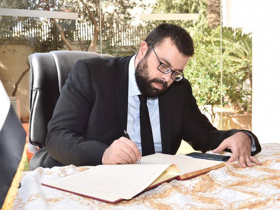 أحمد الحريري يصف الحكومة بـ