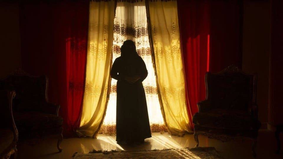 خلف قضبان الحوثي.. معتقلات يلجأن للانتحار