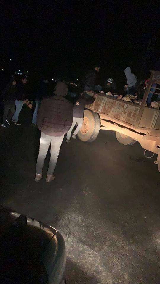 قطع طريق الرفيد احتجاجا