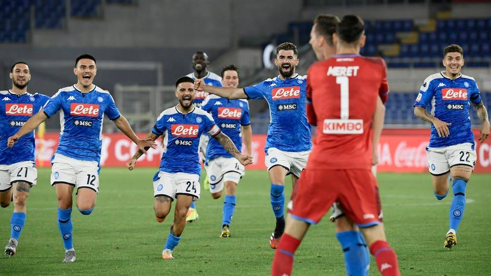 نابولي يعبر يوفنتوس ويتوّج بكأس إيطاليا