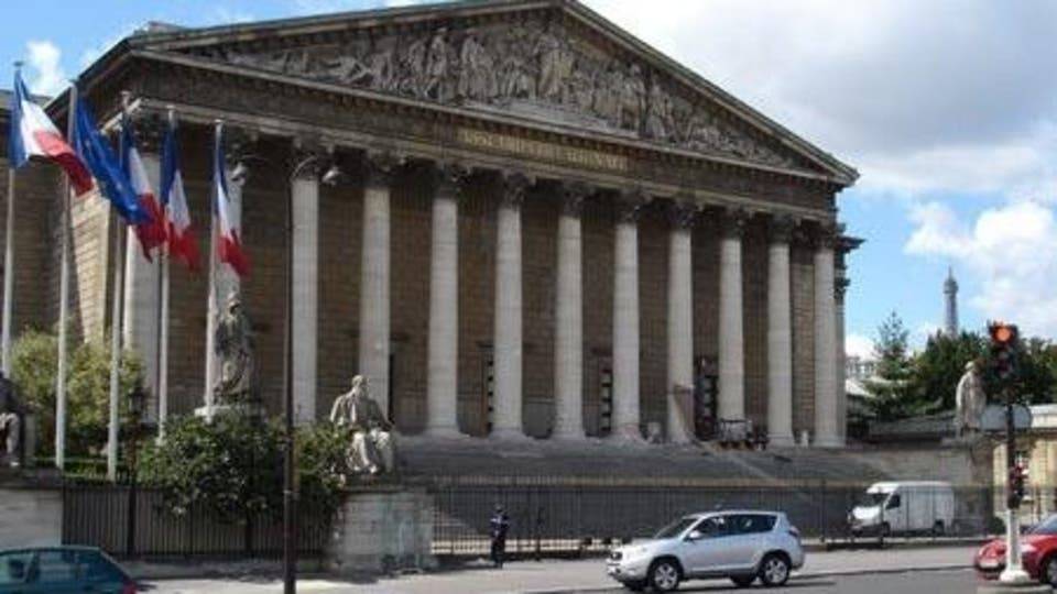 البرلمان الفرنسي: أردوغان سيقود الحرب في ليبيا إلى الجنون