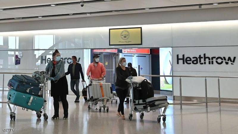 بريطانيا تلغي الحجر الصحي للقادمين من دول 