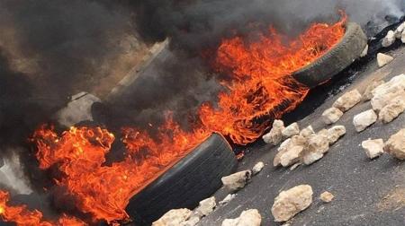 قطع طرقات في البقاع احتجاجا