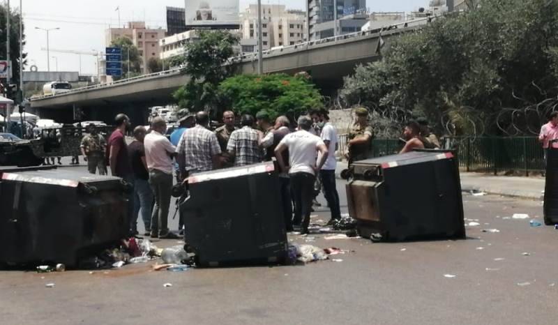 جنون الدولار .. يُشعل الشارع