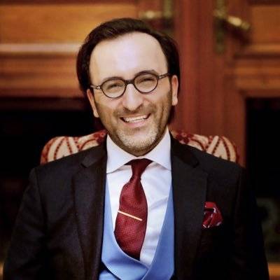 نجل السيد علي الأمين يحمّل