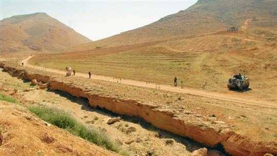 الجيش يُقفِل معابر وطرق تهريب في الهرمل