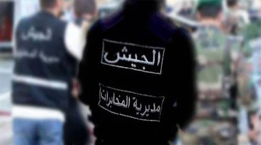 دهم منازل مطلوبين في جريمة قتل أشخاص من آل عقل ‏