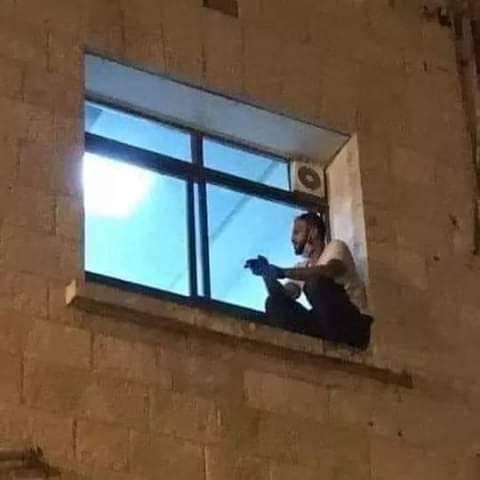 بِر الابن بوالدته التي تغلّب عليها كورونا