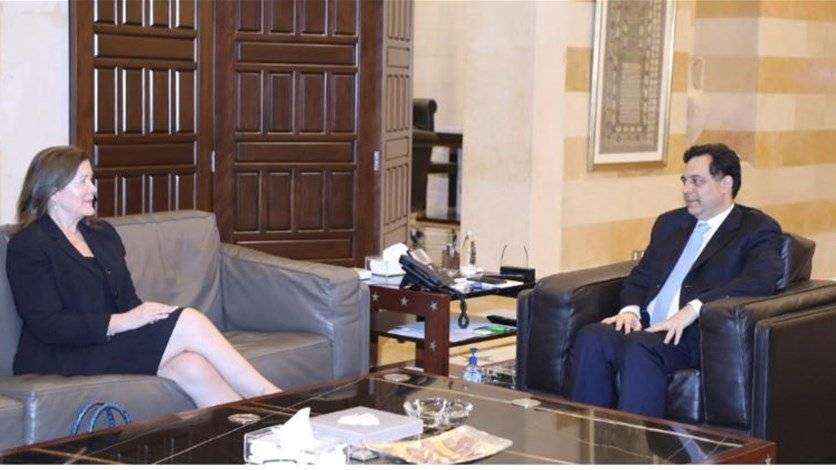 السفيرة الأميركية في السراي
