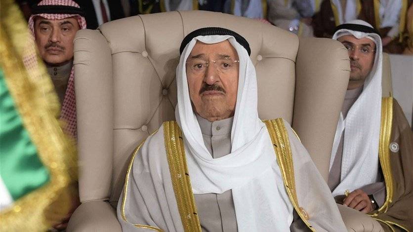 أمير الكويت إلى الولايات المتحدة لاستكمال العلاج..