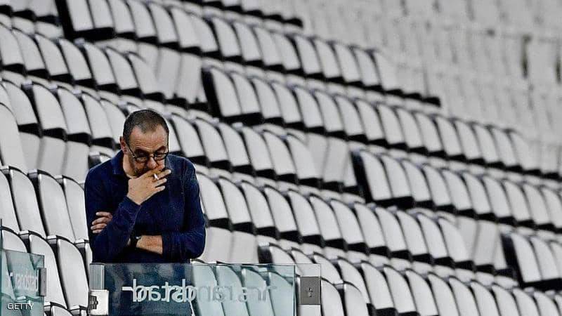مدرب يوفنتوس يدخن 