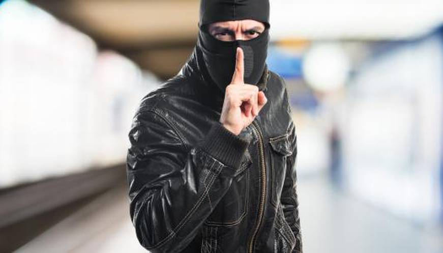 حاول سرقة إمرأة مقعدة ..وهكذا وقع!