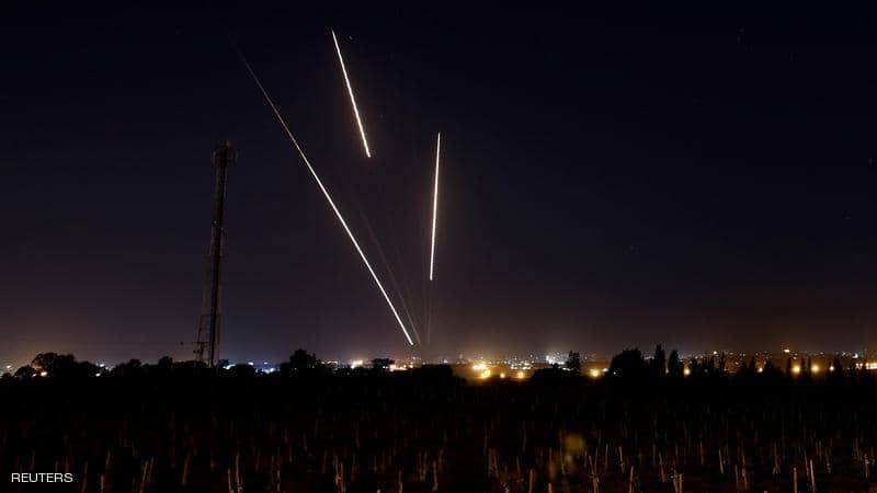بعد إطلاق بالونات حارقة.. ضربات إسرائيلية على غزة