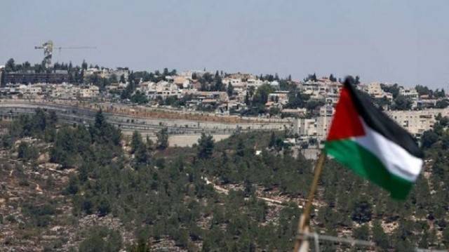 ترحيب عربي ودولي باتفاق ثلاثي يوقف ضم أراضٍ فلسطينية
