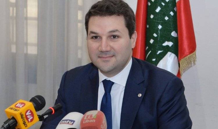 نديم الجميل: 