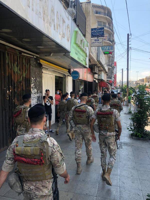 دوريات راجلة للجيش في طرابلس ومطالبة بالتزام قرار التعبئة