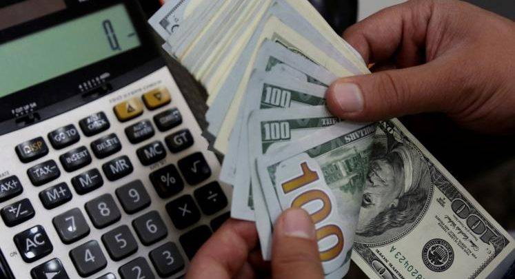 دولار السوق السوداء.. كم بلغ؟