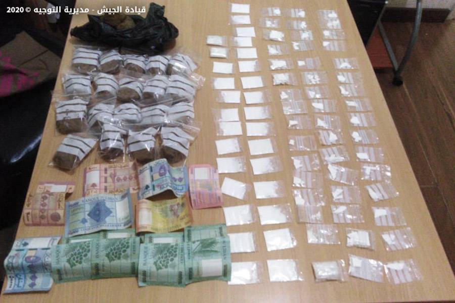 مروجو مخدرات وسارقو سيارات بقبضة 
