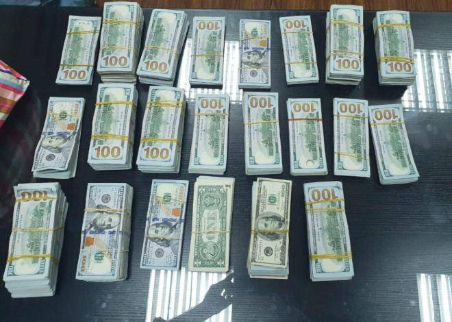 سرق 450$ ألف من خزنة في منزل صديقته.. ووقع في قبضة القوى الأمنية