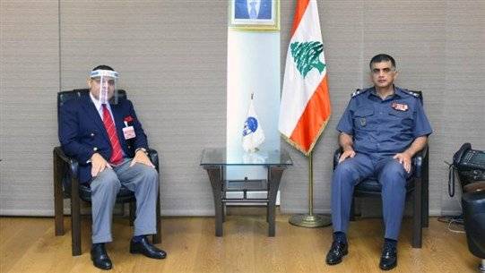 عثمان يلتقي السفير المصري