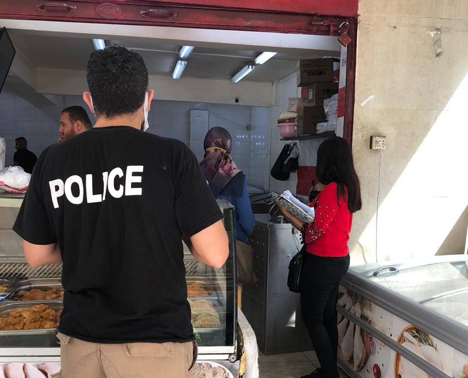 الاقتصاد تتلف لحوماً فاسدة في صيدا.. وتسطّر محاضر بملاحم ومسالخ دجاج