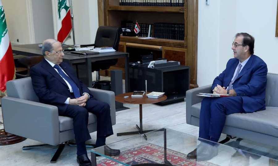 عون : متمسك بالمبادرة الفرنسية