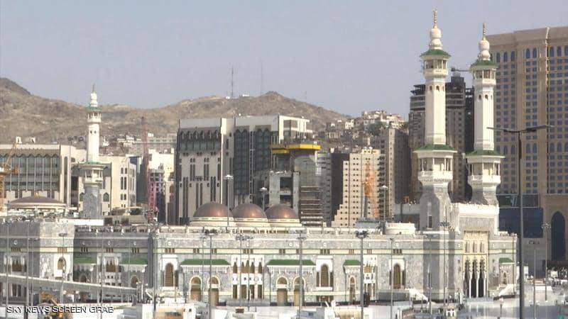 مكة تستقبل المعتمرين مجددا.. وقواعد احترازية