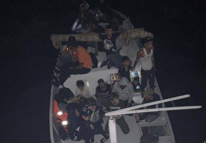 الجيش يحبط  تهريب نساء وأطفال عبر البحر.. وتوقيفات