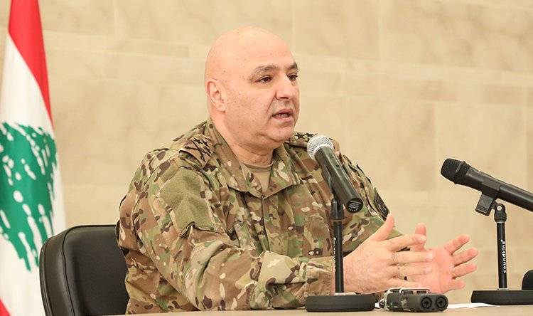 قائد الجيش عرض مع السفير البريطاني سبل التعاون مع جيش بلاده