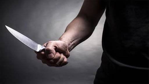 طعن وسرقة مواطن أمام أحد مصارف أميون