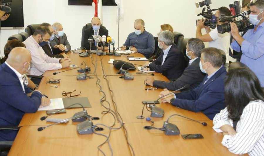 اجتماع طارئ لبحث أزمة الدواء.. وإقفال صيدليتين