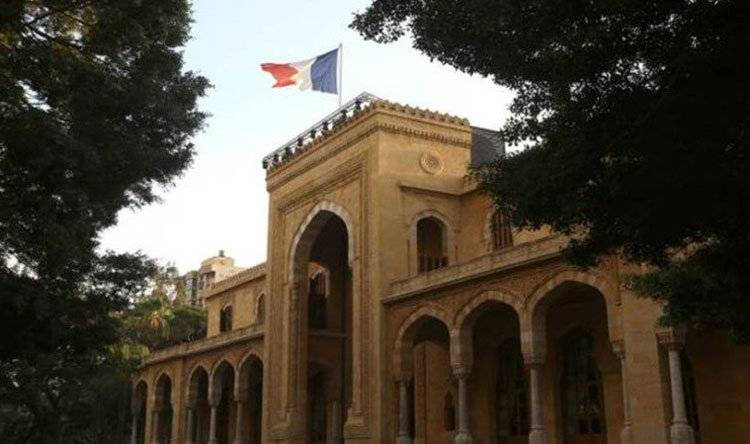 ما حقيقة إلقاء قنبلة على السفارة الفرنسيّة؟