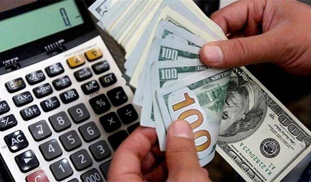 بعد سلسلة الانخفاضات في دولار السوق السوداء... كم بلغ اليوم؟