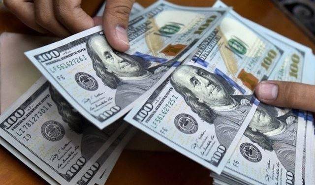 دولارُ السوقِ السوداء ما دون الـ 7 آلاف ليرة